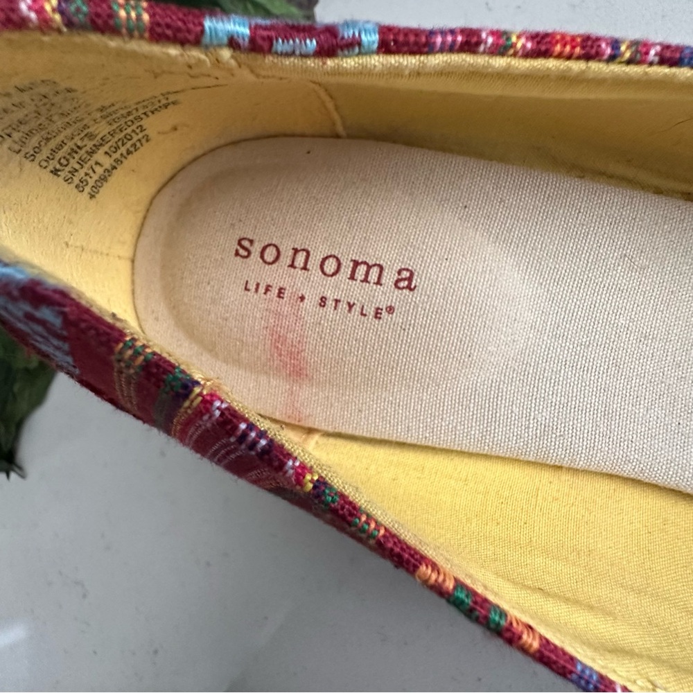 Sonoma Life + Style Womens Peep Toe Wedge Shoes Red Stripe Size 9 M Fabric Upper - Picture 4 of 10